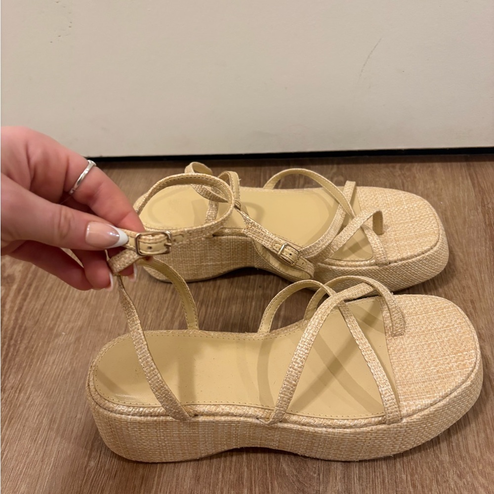 Abercrombie & Fitch Strappy Sandals